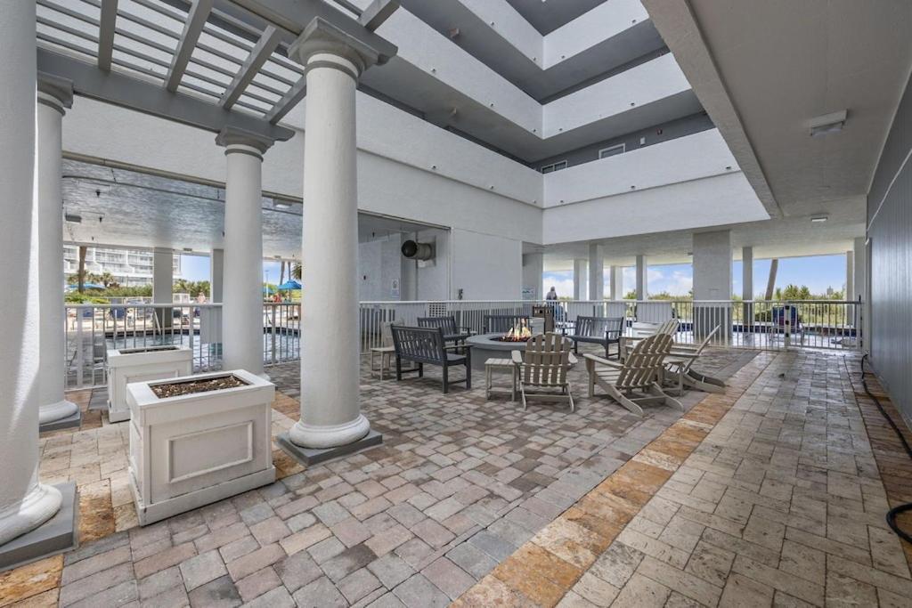 Direct Oceanfront- King Bedroom- Amazing Views/Pools/Hot Tubs/Beach Access/Golf Myrtle Beach Exteriör bild