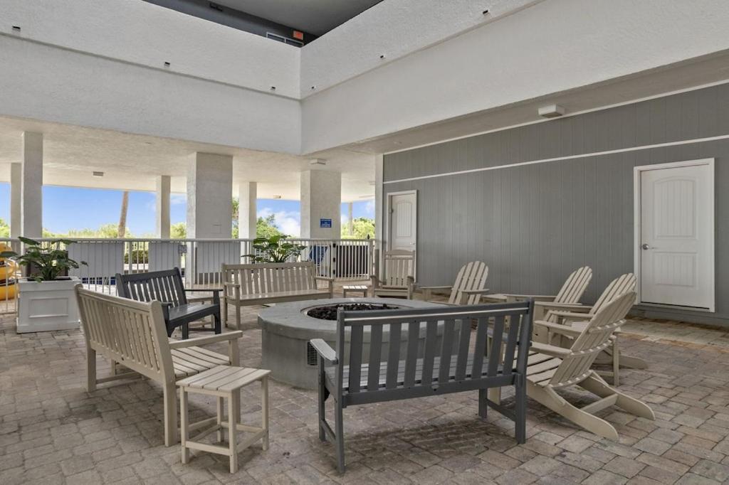 Direct Oceanfront- King Bedroom- Amazing Views/Pools/Hot Tubs/Beach Access/Golf Myrtle Beach Exteriör bild