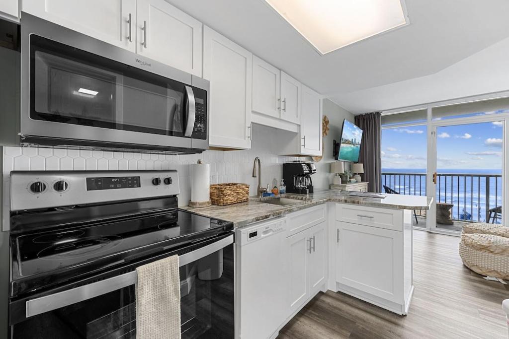 Direct Oceanfront- King Bedroom- Amazing Views/Pools/Hot Tubs/Beach Access/Golf Myrtle Beach Exteriör bild