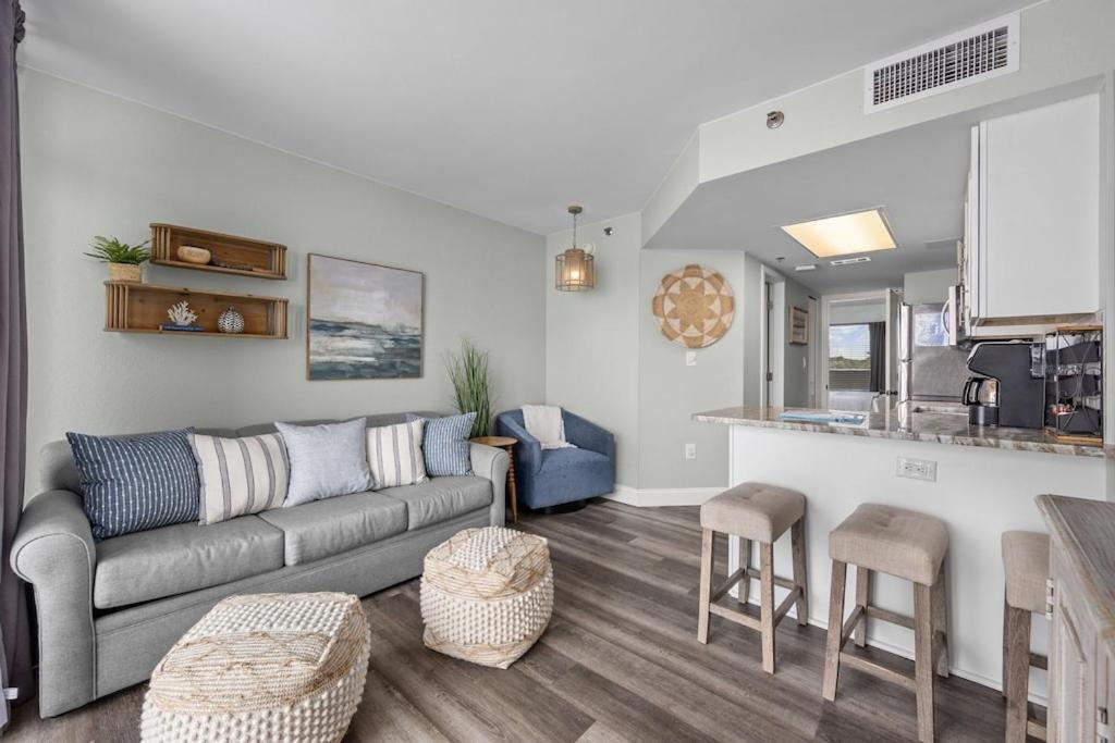 Direct Oceanfront- King Bedroom- Amazing Views/Pools/Hot Tubs/Beach Access/Golf Myrtle Beach Exteriör bild